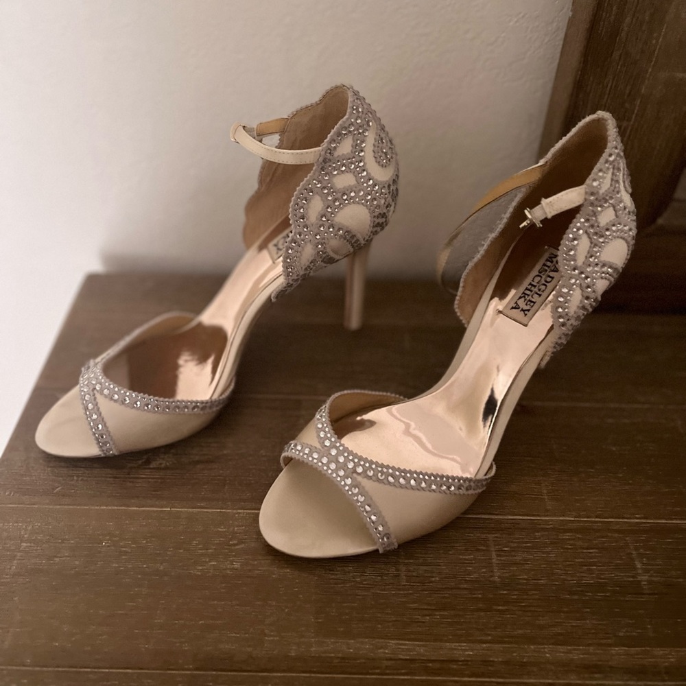Badgley Mischka - Cream Evening Roxy Sandal size 10w